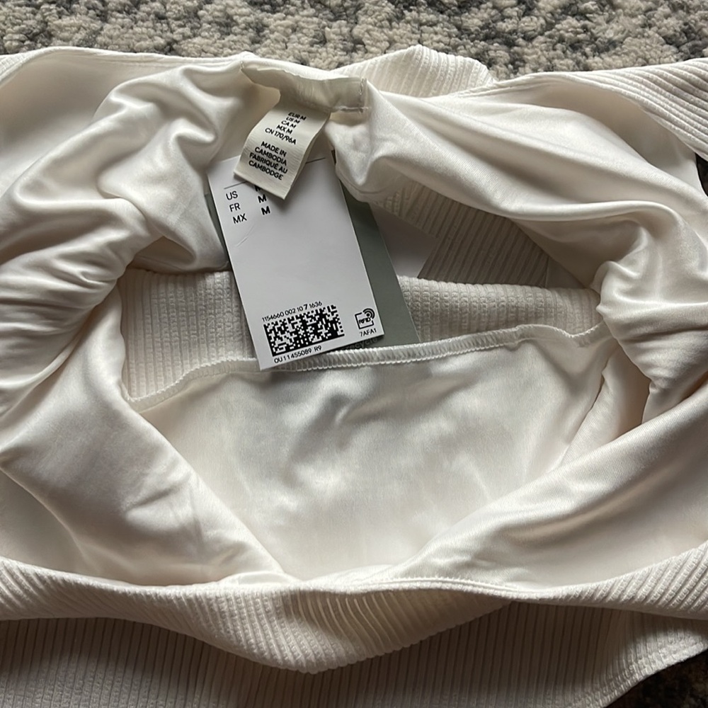 NWT H & M white scoop neck bodysuit tank - Picture 4 of 7